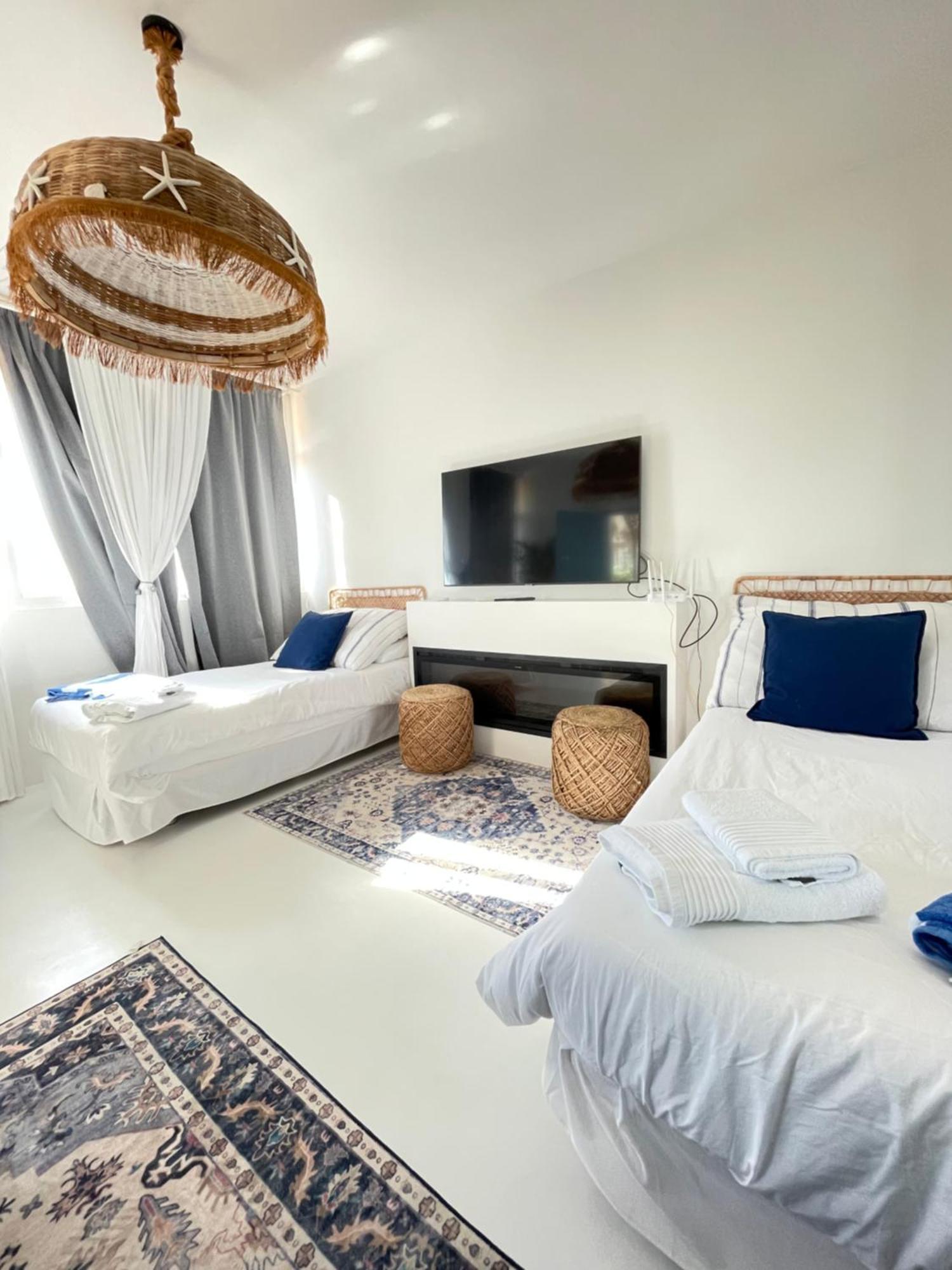 Beach Front Apartment غيبرالتار المظهر الخارجي الصورة