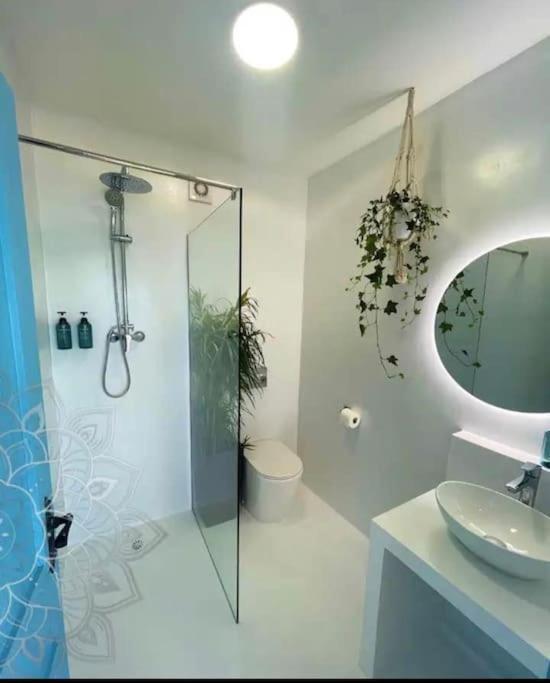 Beach Front Apartment غيبرالتار المظهر الخارجي الصورة